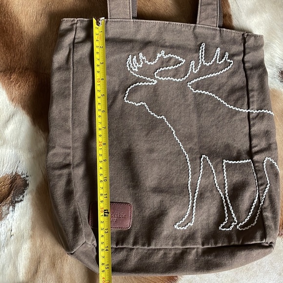 RETIRED Abercrombie Tote in Brown with leather patch - Picture 7 of 10